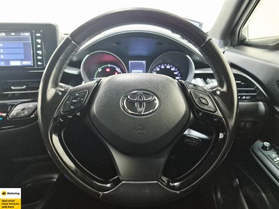 2018 Toyota C-HR - Thumbnail
