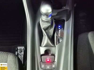 2018 Toyota C-HR - Thumbnail