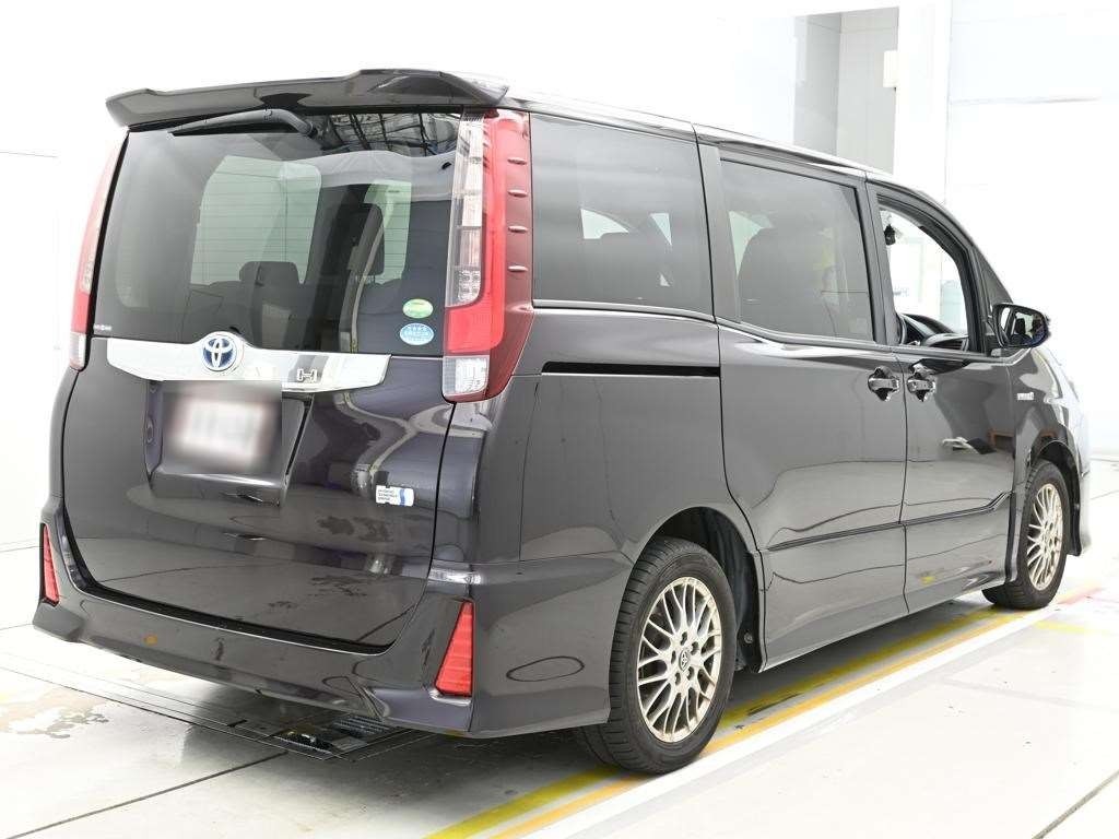 2016 Toyota Noah