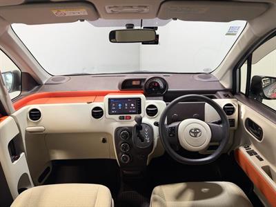 2015 Toyota Porte - Thumbnail