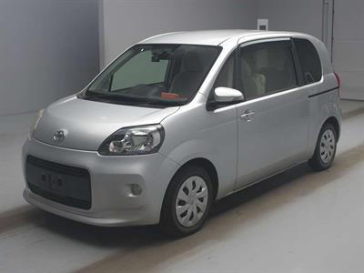 2015 Toyota Porte - Thumbnail