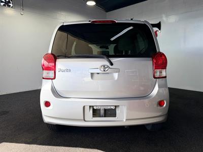 2015 Toyota Porte - Thumbnail