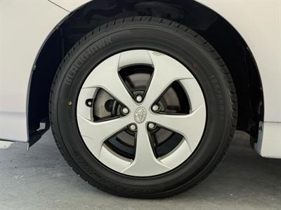 2014 Toyota Prius - Thumbnail