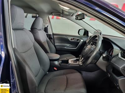 2023 Toyota RAV4 - Thumbnail