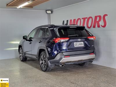 2023 Toyota RAV4 - Thumbnail