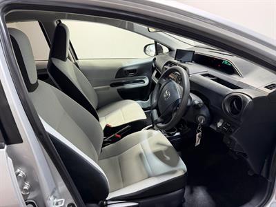 2012 Toyota Aqua - Thumbnail