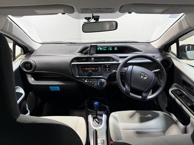 2012 Toyota Aqua - Thumbnail