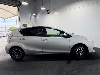 2012 Toyota Aqua - Thumbnail