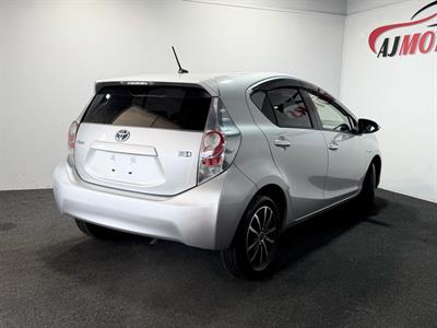 2012 Toyota Aqua - Thumbnail