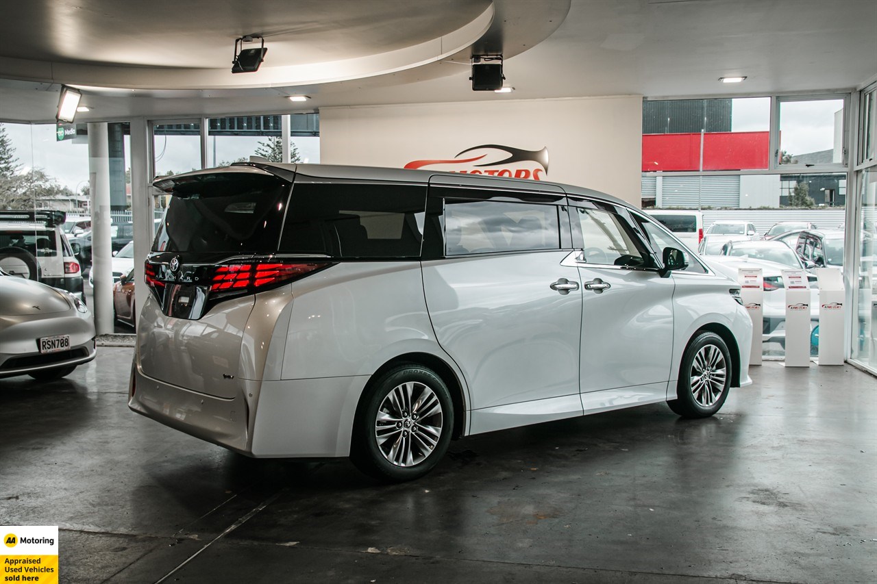 2025 Toyota Alphard