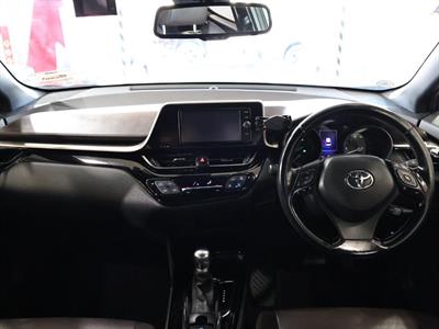 2017 Toyota C-HR - Thumbnail