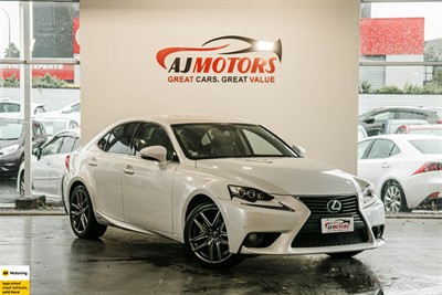 2013 Lexus IS 300h