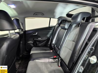 2012 Honda Insight - Thumbnail