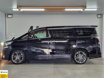 2015 Toyota Vellfire - Thumbnail