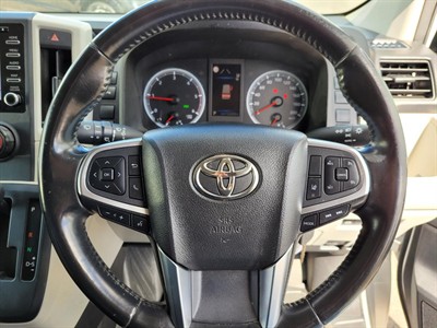 2020 Toyota Hiace - Thumbnail