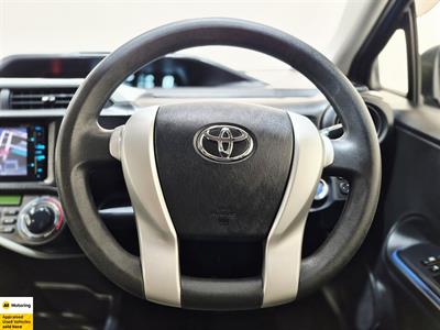 2014 Toyota Aqua - Thumbnail