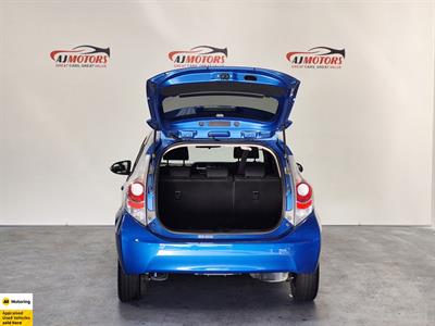 2014 Toyota Aqua - Thumbnail