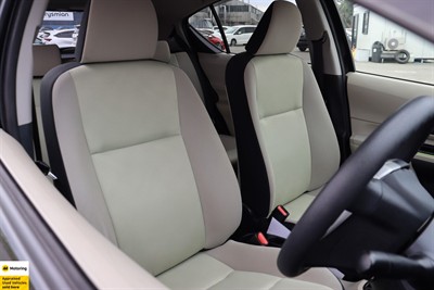 2013 Toyota Aqua - Thumbnail