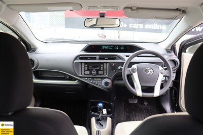 2013 Toyota Aqua - Thumbnail