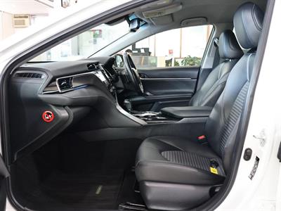 2019 Toyota Camry - Thumbnail