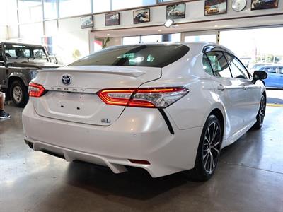 2019 Toyota Camry - Thumbnail